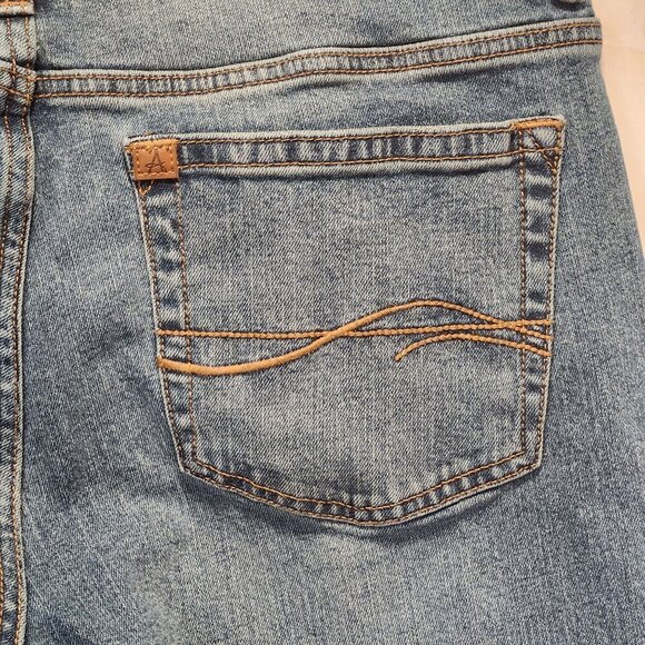 Aura Jeans Faded Medium Wash Women's 8 Short Mid Rise Boot Cut Western Brown Tag - Picture 4 of 7